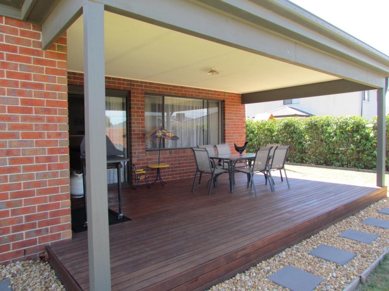 36 Yammerbook Way, Cranbourne East VIC 3977