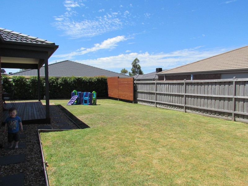 36 Yammerbook Way, Cranbourne East VIC 3977