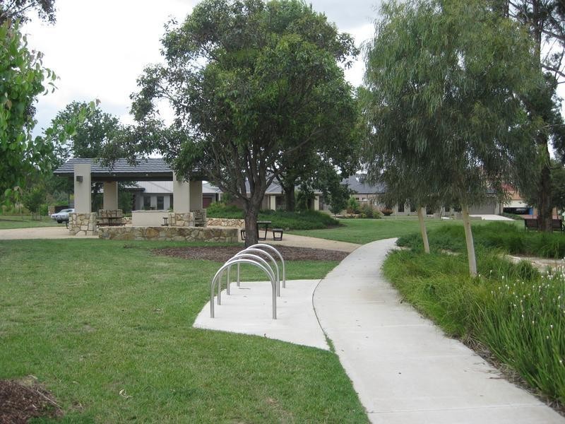 8 Norris Grove, Berwick VIC 3806