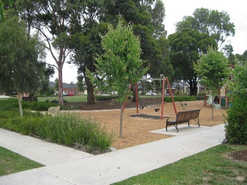 8 Norris Grove, Berwick VIC 3806