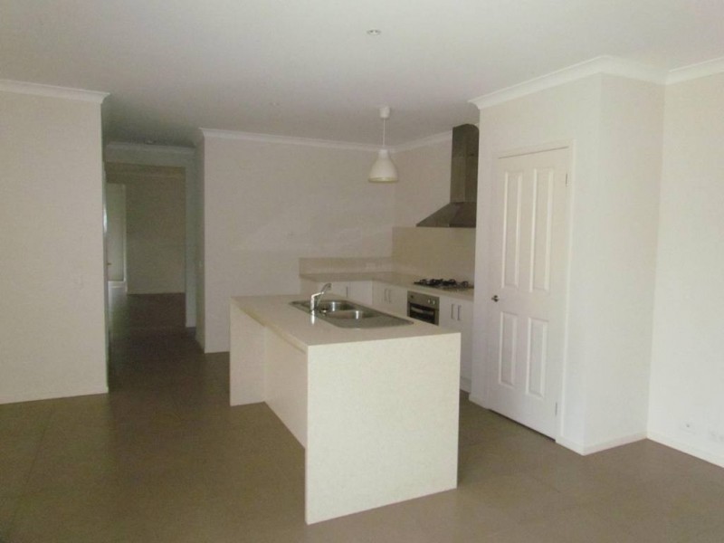 8 Norris Grove, Berwick VIC 3806