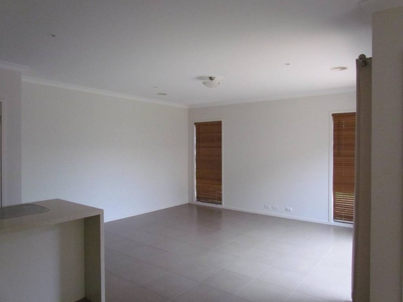 8 Norris Grove, Berwick VIC 3806