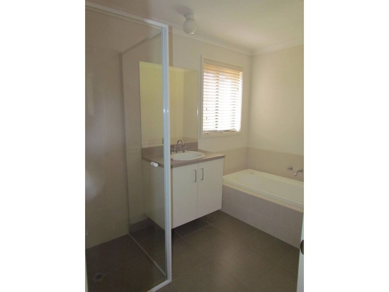 8 Norris Grove, Berwick VIC 3806