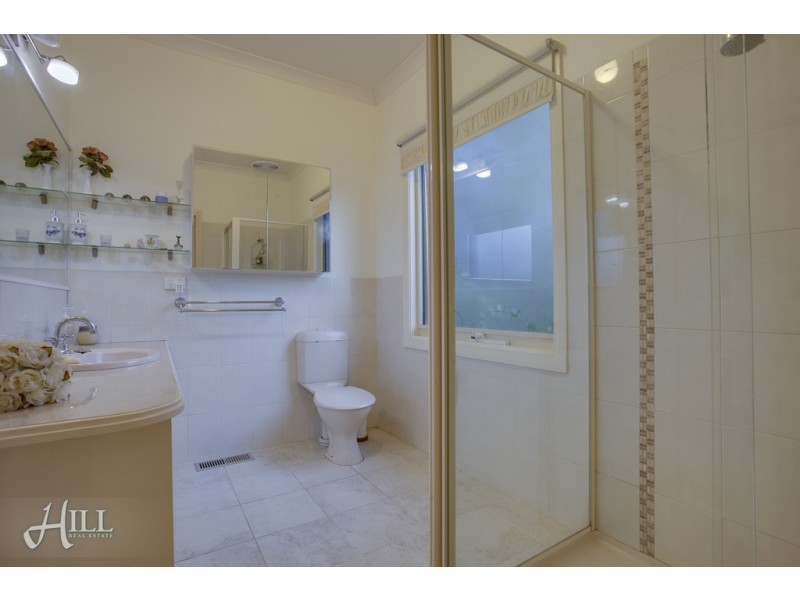 5 Quarry Hills Drive, Berwick VIC 3806