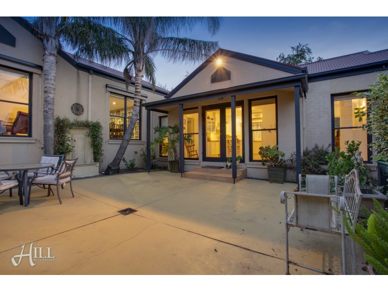 5 Quarry Hills Drive, Berwick VIC 3806