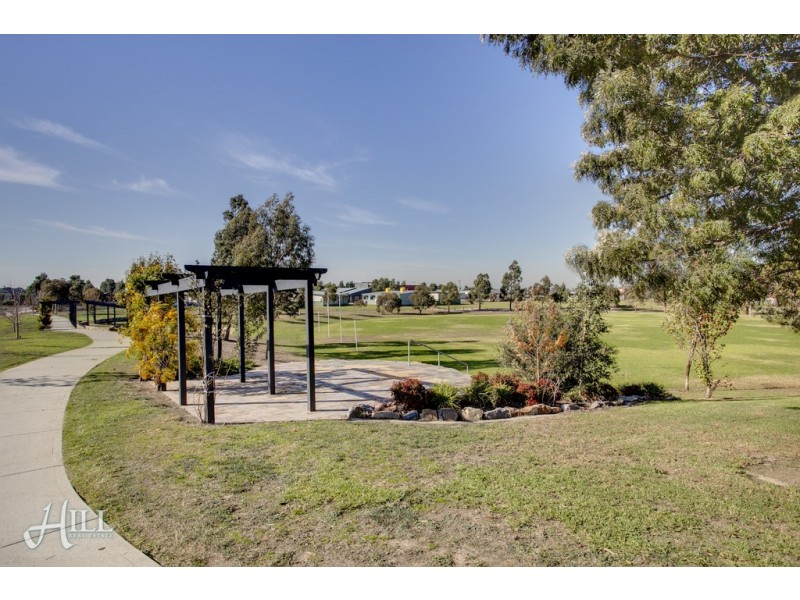 2 Jacaranda Way, Pakenham VIC 3810