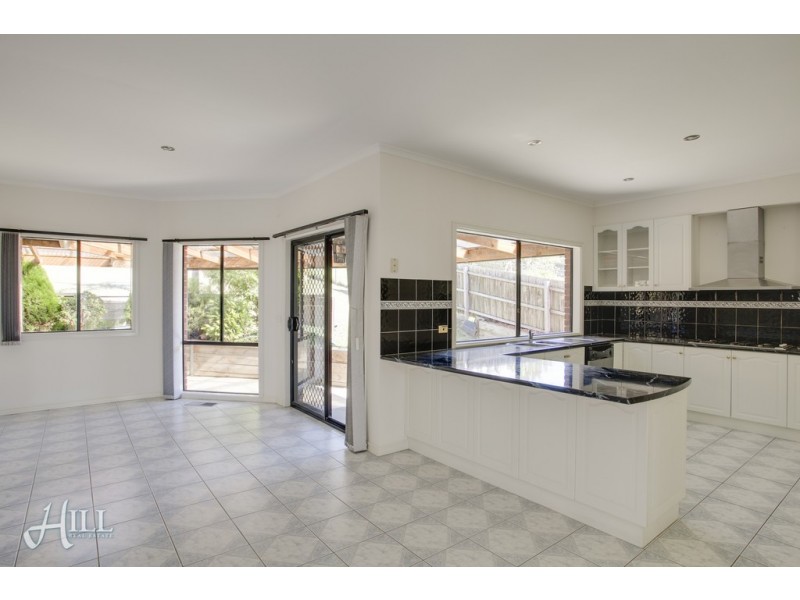 8 Blackwood Drive, Hampton Park VIC 3976