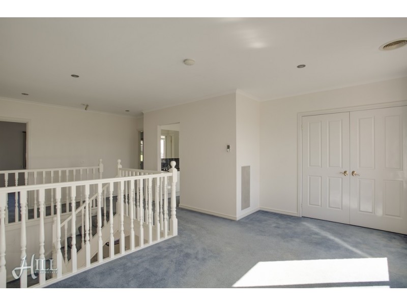 8 Blackwood Drive, Hampton Park VIC 3976