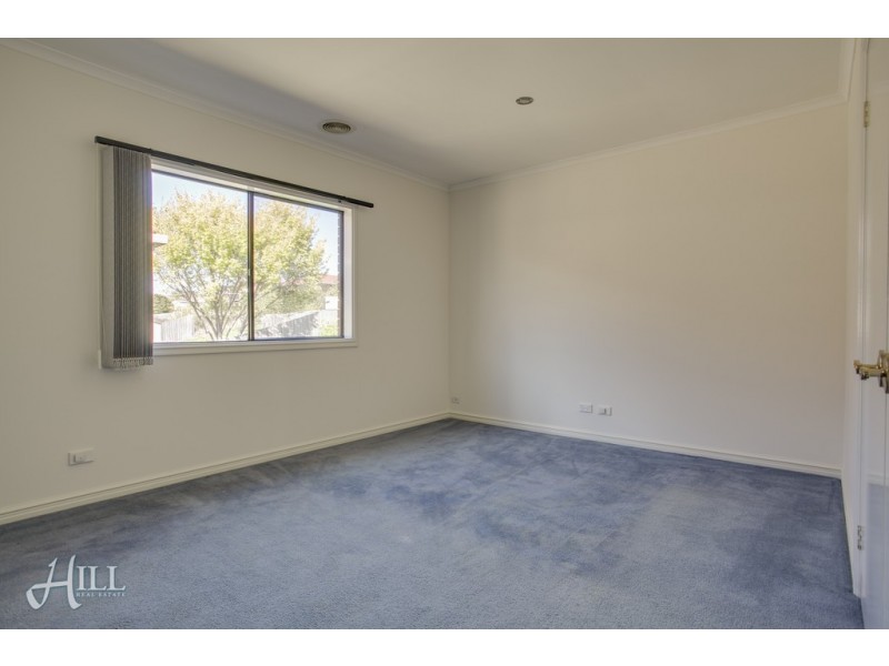 8 Blackwood Drive, Hampton Park VIC 3976