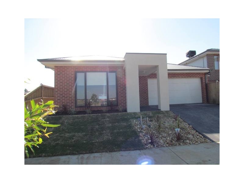 37 Goulburn Street, Cranbourne East VIC 3977