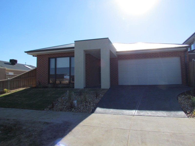 37 Goulburn Street, Cranbourne East VIC 3977