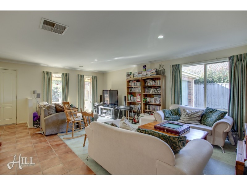 56 Edgbaston Circuit, Berwick VIC 3806