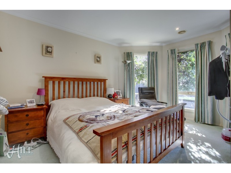 56 Edgbaston Circuit, Berwick VIC 3806