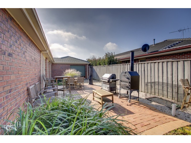 56 Edgbaston Circuit, Berwick VIC 3806