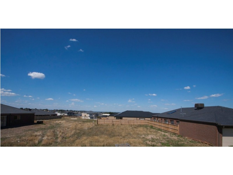 17 Clendon Drive, Officer VIC 3809