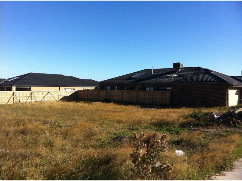 17 Clendon Drive, Officer VIC 3809