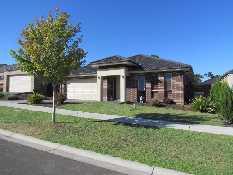 53 Saul Avenue, Berwick VIC 3806