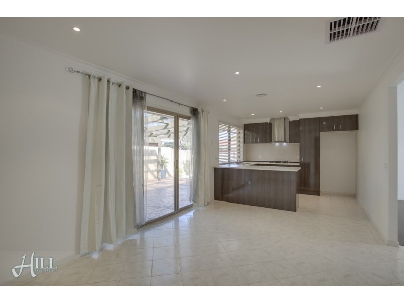 1 Eclipse Court, Hampton Park VIC 3976