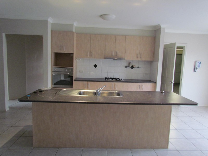 11 Norwich Drive, Berwick VIC 3806