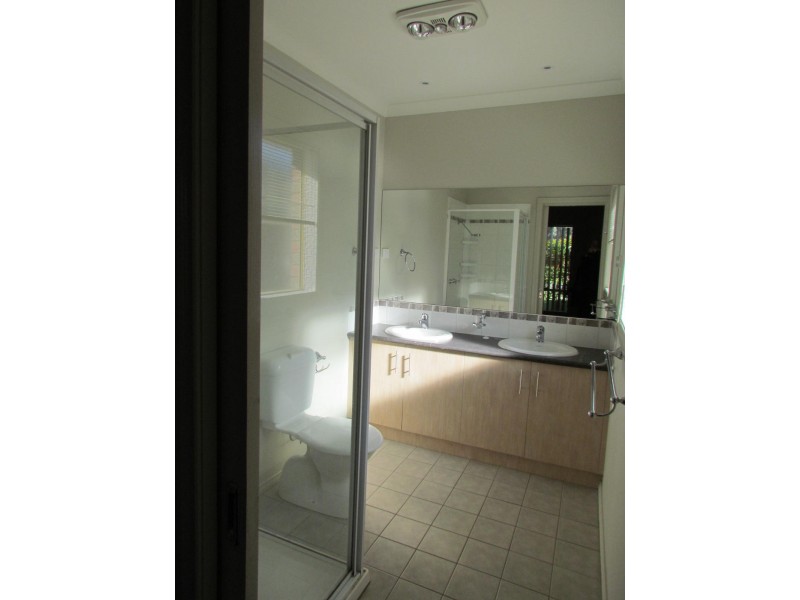 11 Norwich Drive, Berwick VIC 3806