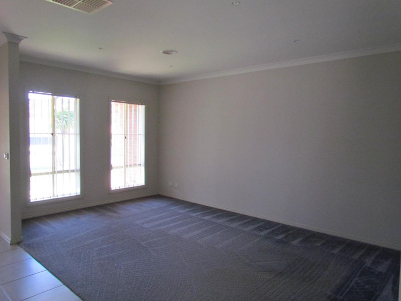 11 Norwich Drive, Berwick VIC 3806