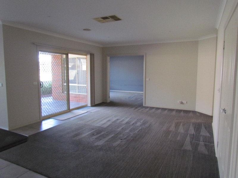 11 Norwich Drive, Berwick VIC 3806