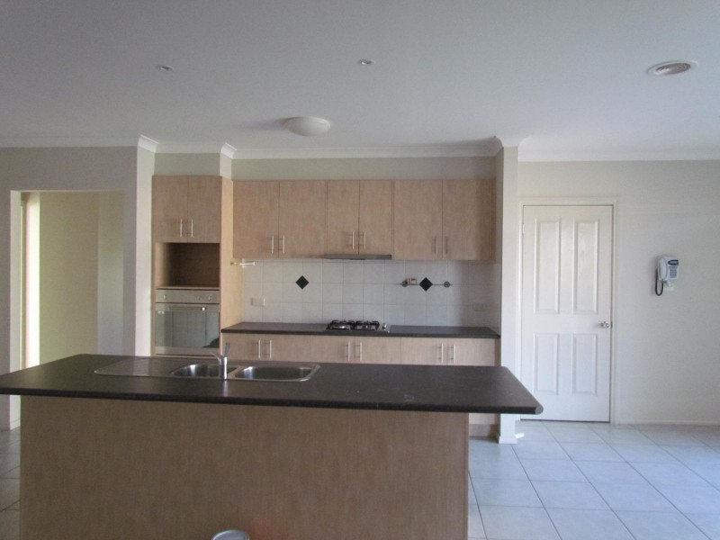 11 Norwich Drive, Berwick VIC 3806