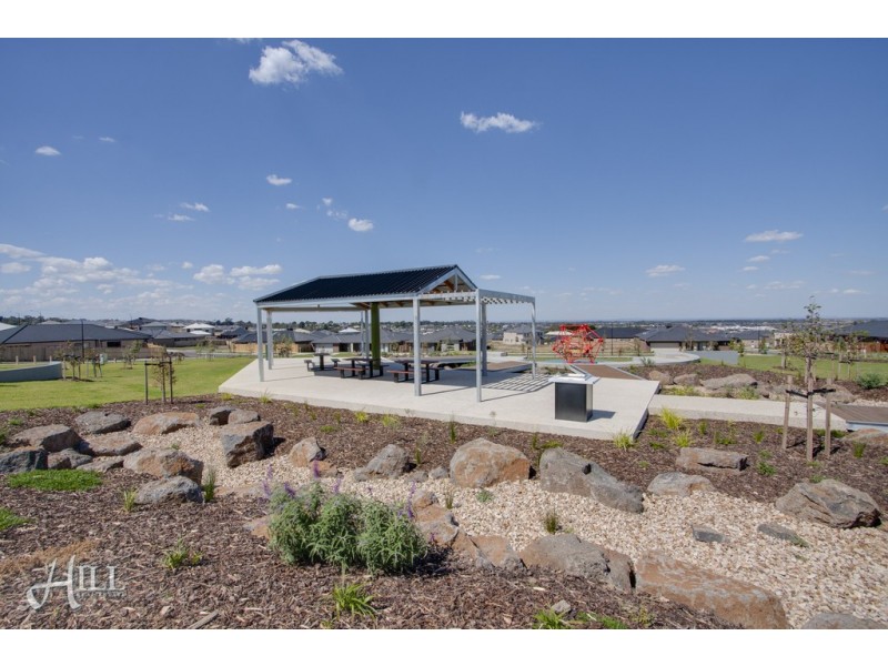 3 (Lot 314) Shakespeare Grove, Officer VIC 3809