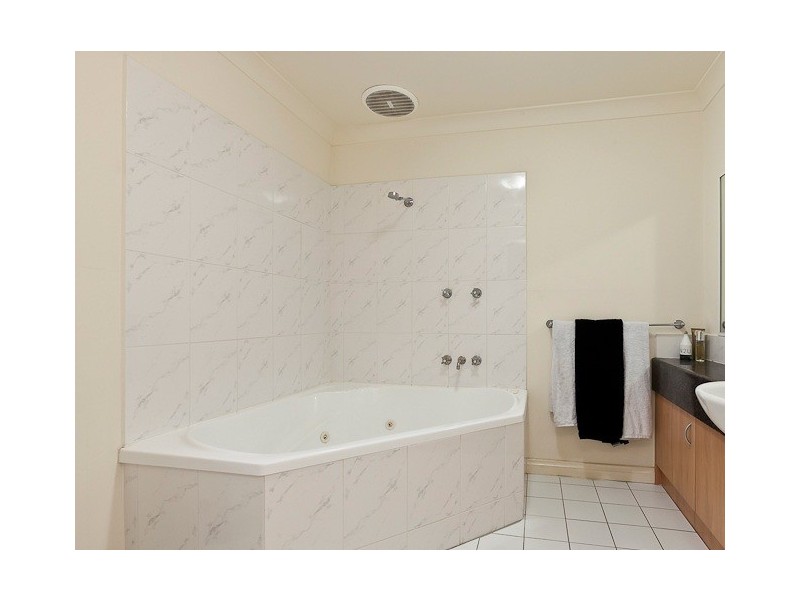 27 The Strand, Narre Warren South VIC 3805