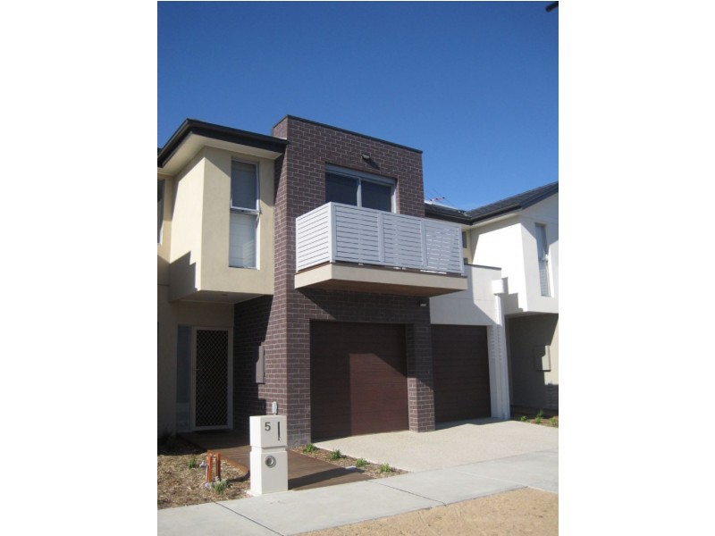 5 Peppermint Row, Officer VIC 3809