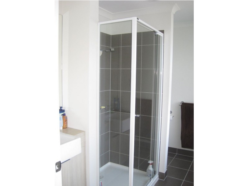 5 Peppermint Row, Officer VIC 3809