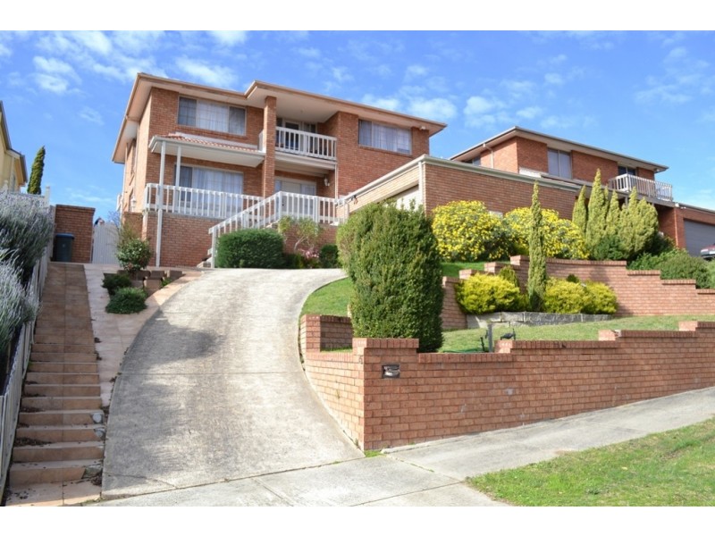 5 Balfour Court, Berwick VIC 3806