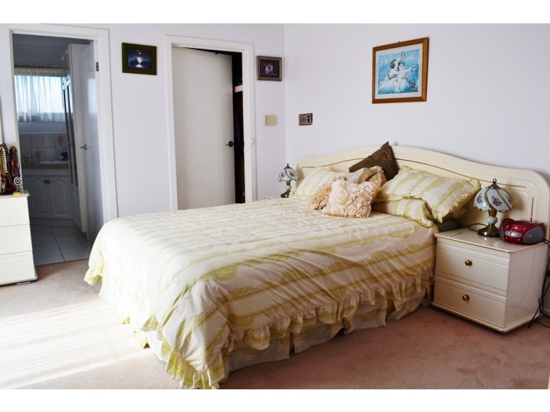 5 Balfour Court, Berwick VIC 3806