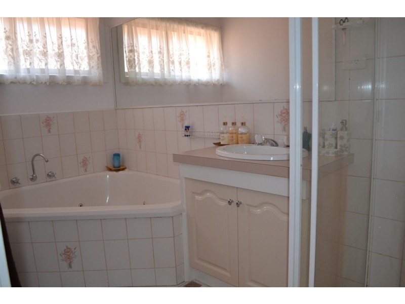 5 Balfour Court, Berwick VIC 3806