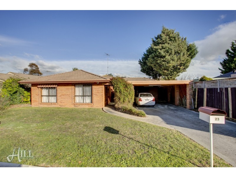 23 Escott Grove, Berwick VIC 3806