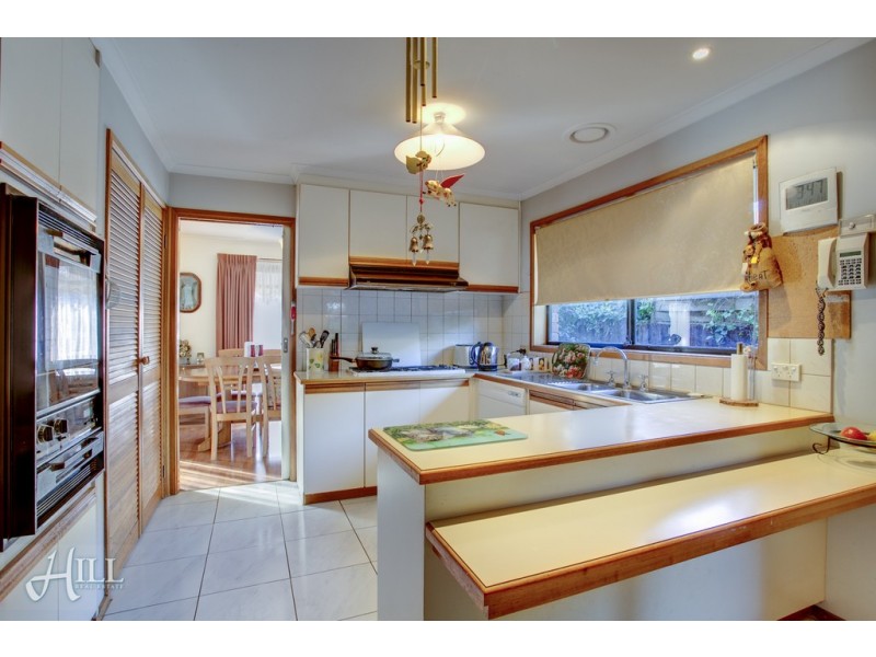 23 Escott Grove, Berwick VIC 3806