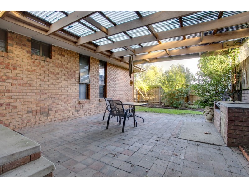 23 Escott Grove, Berwick VIC 3806