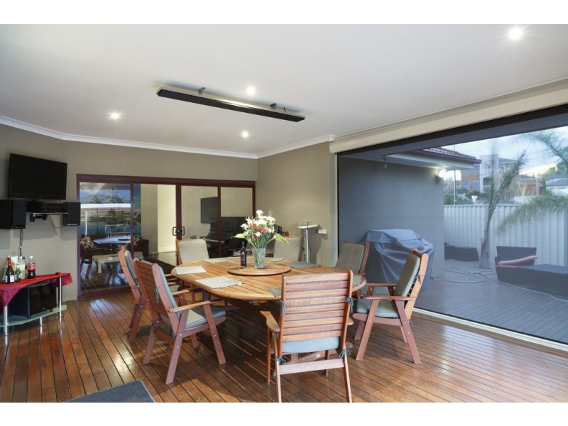 25 Highvale Crescent, Berwick VIC 3806