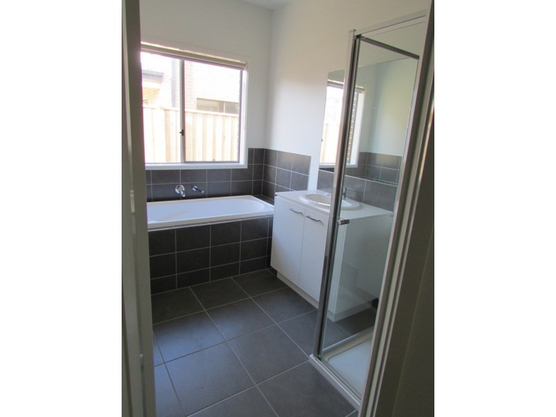 31 Frankland Street, Clyde North VIC 3978