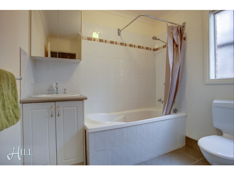 Unit 1/29 Silvergum Drive, Pakenham VIC 3810