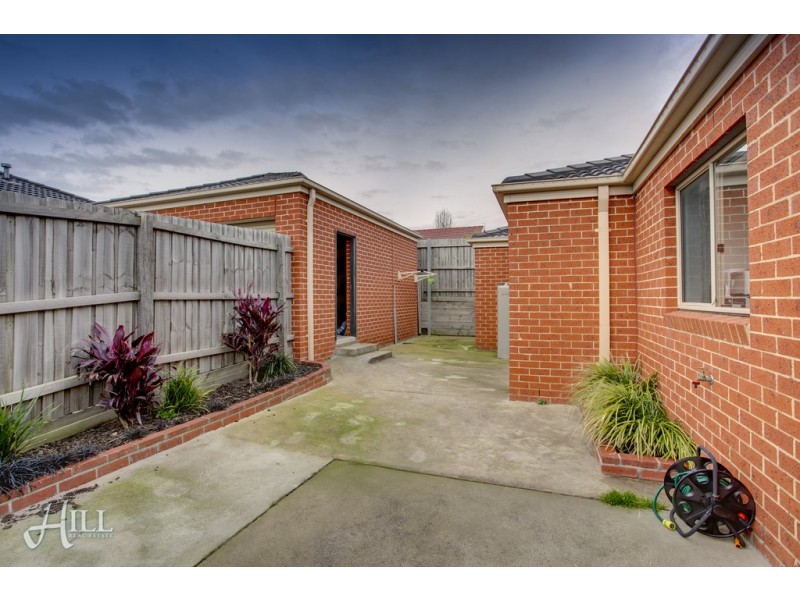 Unit 1/29 Silvergum Drive, Pakenham VIC 3810
