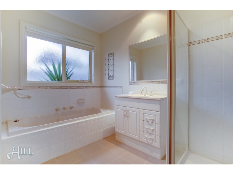 Unit 1/27 Abeckett Road, Bunyip VIC 3815