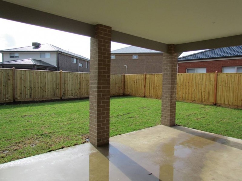 Lot 2006 (33) Frankland Street, Clyde North VIC 3978