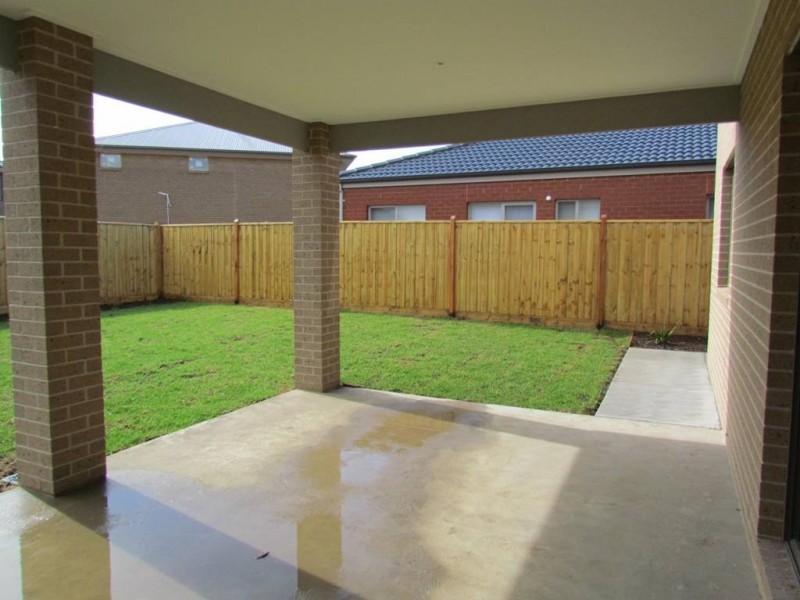 Lot 2006 (33) Frankland Street, Clyde North VIC 3978