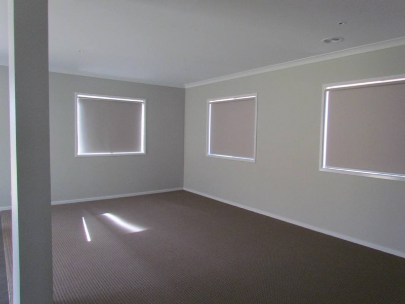 Lot 2006 (33) Frankland Street, Clyde North VIC 3978