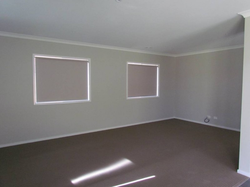 Lot 2006 (33) Frankland Street, Clyde North VIC 3978