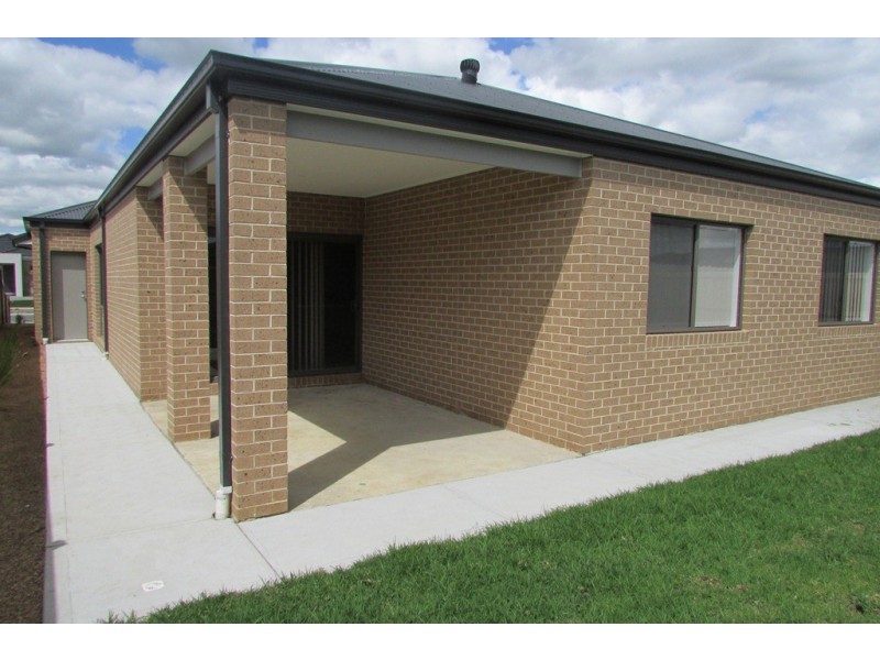 62 Brocker Street, Clyde North VIC 3978