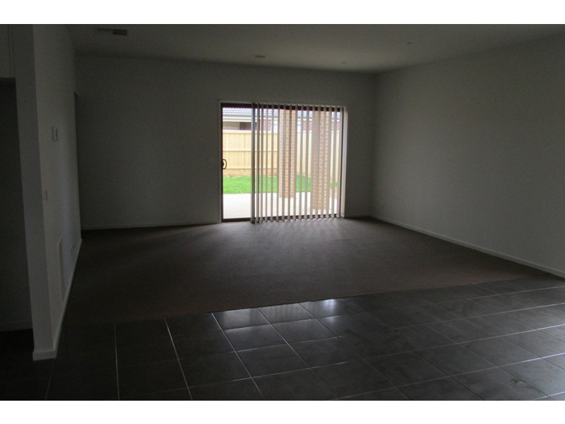 62 Brocker Street, Clyde North VIC 3978