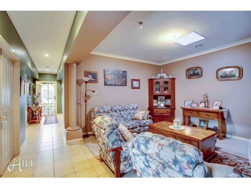 17 Wilona Way, Berwick VIC 3806