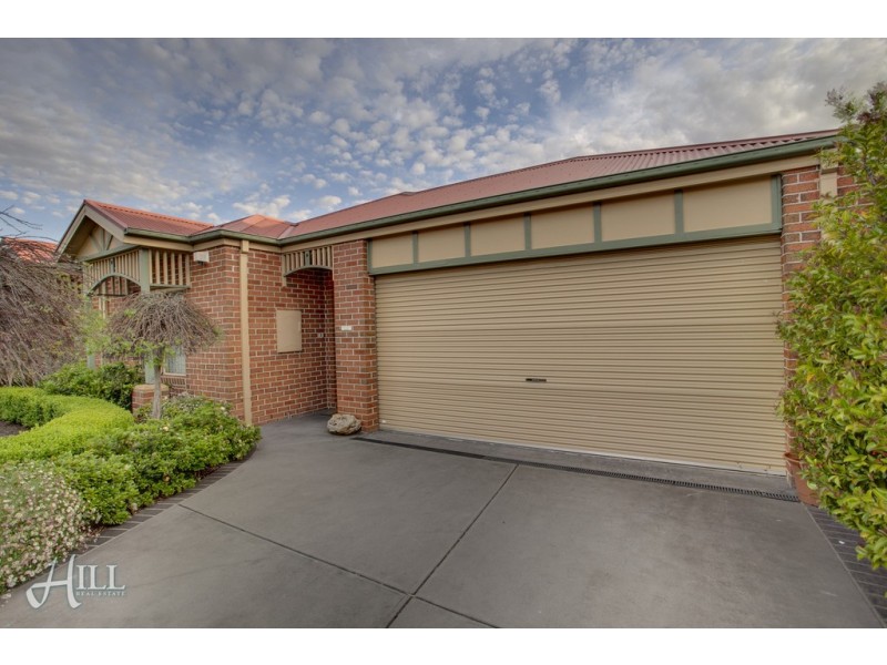 17 Wilona Way, Berwick VIC 3806